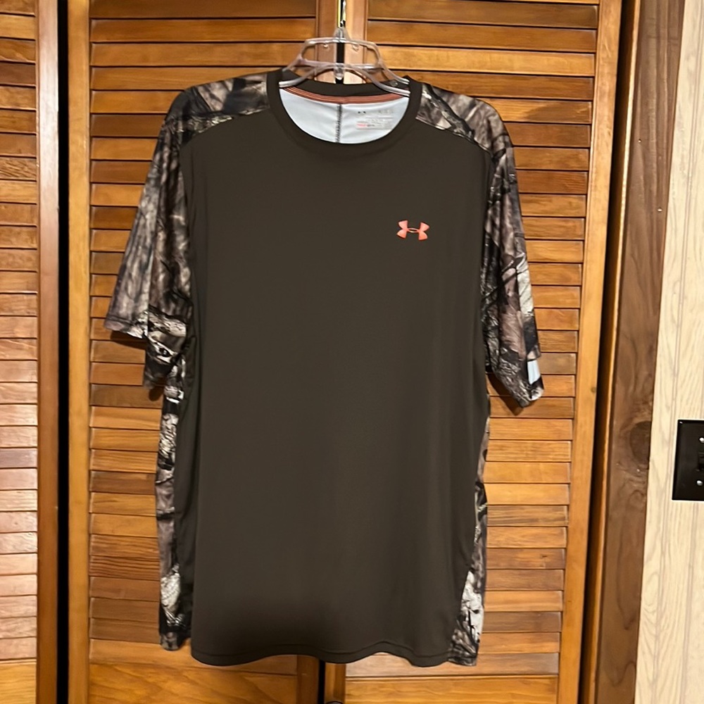 Under Armour brown and camo shirt. Size: XLarge